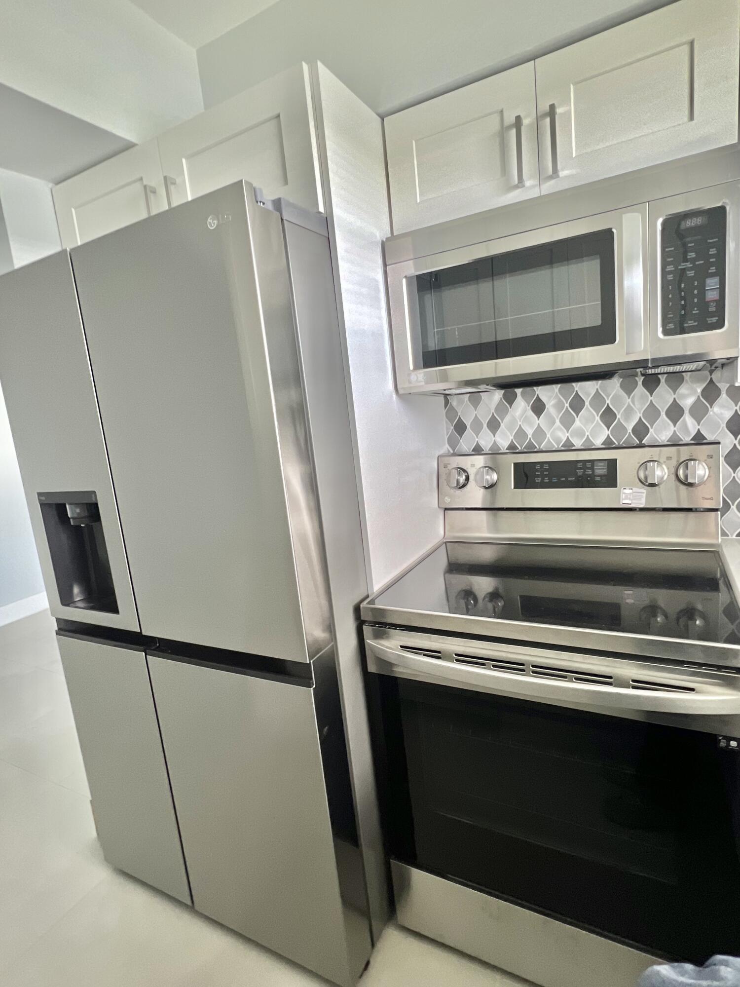 20 Southeast 13th Street, Unit B2 Boca Raton, FL 33432 - Photo 2 of 7 EED6E657-B2C2-4C36-B083-28B35DD60EE2