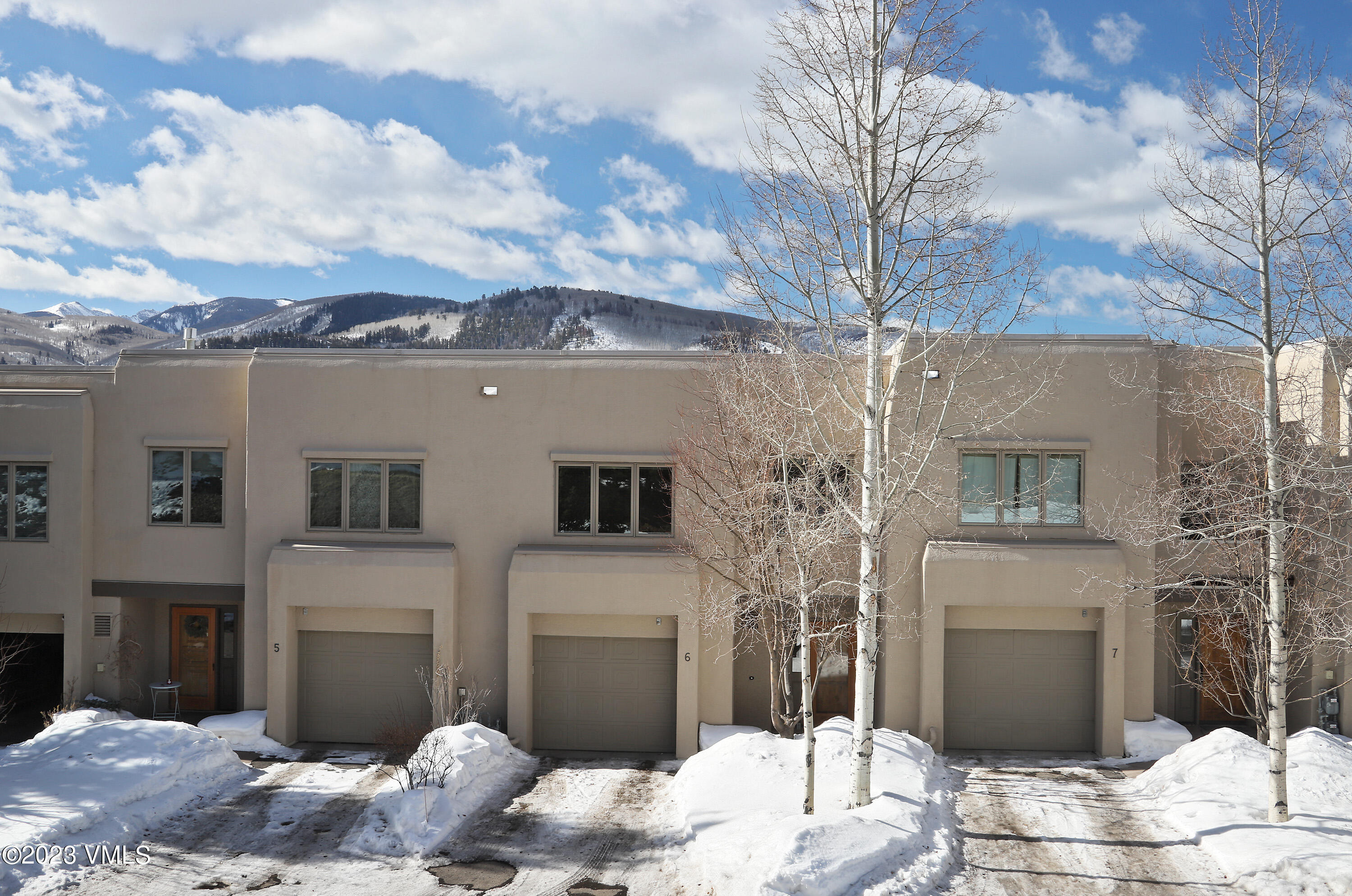751 Singletree Road, Unit 6 Edwards, CO 81632 - Photo 25 of 30 a outdoor space with potted plants