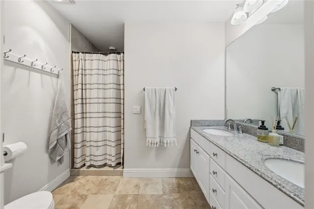 $910,000 | 5 Robin Hill Lane, Laguna Hills, CA 92653