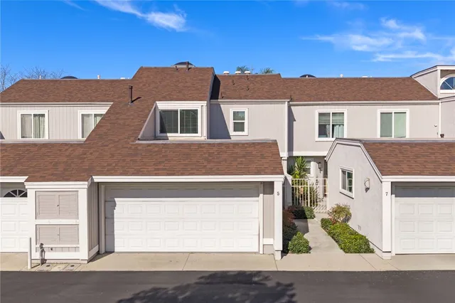 $910,000 | 5 Robin Hill Lane, Laguna Hills, CA 92653