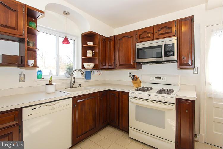 1507 Sharon Drive Silver Spring, MD 20910 - Photo 14 of 29 Kitchen