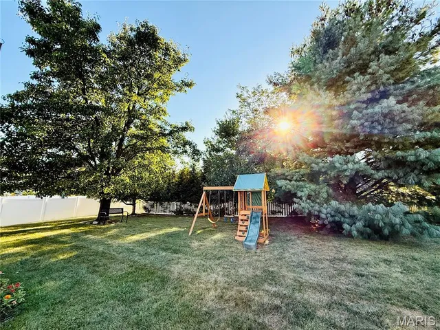 $480,500 | 661 Clifton Hill Drive, St. Peters, MO 63376