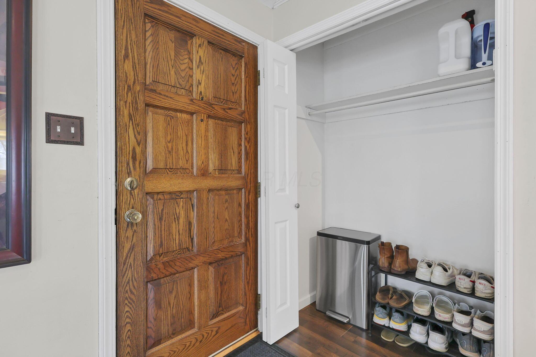 1065 Bernard Road Columbus, OH 43221 - Photo 10 of 58 Entry & Storage