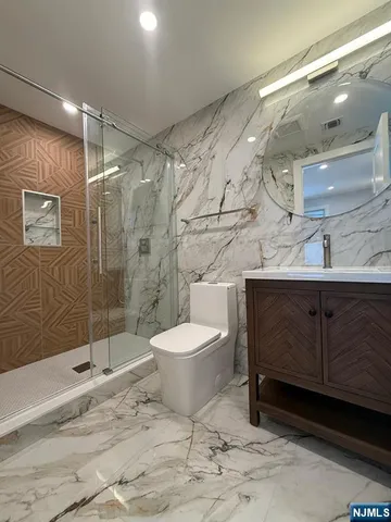 $3,500 | 14 Redwood Street, Unit FIRST, Bergenfield, NJ 07621