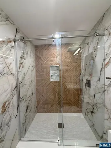 $3,500 | 14 Redwood Street, Unit FIRST, Bergenfield, NJ 07621