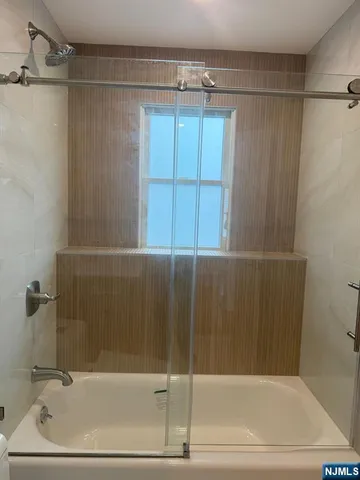 $3,500 | 14 Redwood Street, Unit FIRST, Bergenfield, NJ 07621