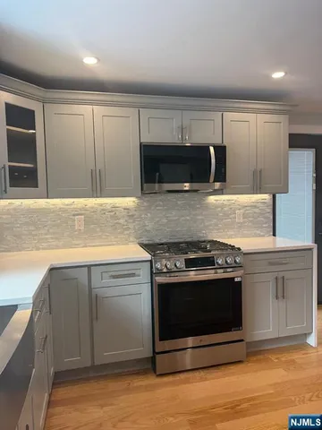 $3,500 | 14 Redwood Street, Unit FIRST, Bergenfield, NJ 07621