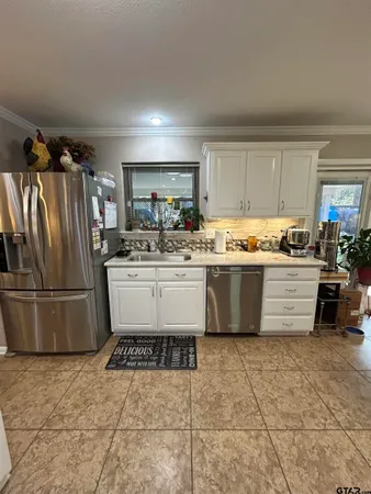 $469,800 | 18058 Whispering Pines Road, Flint, TX 75762