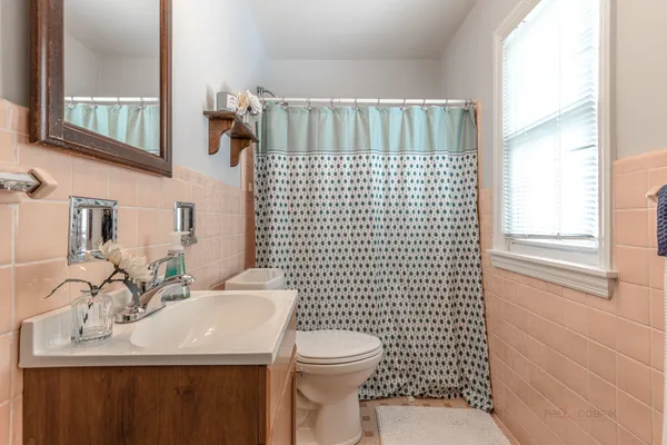 $3,700 | 3 Lakeview Drive, Mundelein, IL 60060