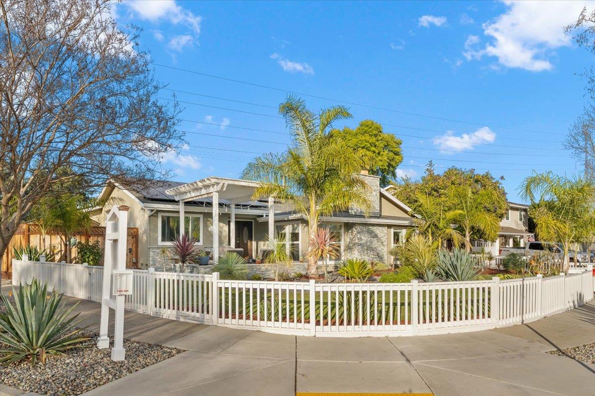 159 Anne Way Los Gatos, CA 95032 - Photo 4 of 50 a front view of a house with a garden