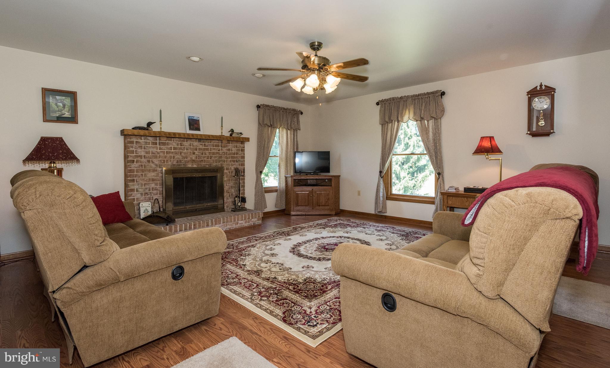 15008 Motters Station Road Rocky Ridge, MD 21778 - Photo 11 of 30 Living Room