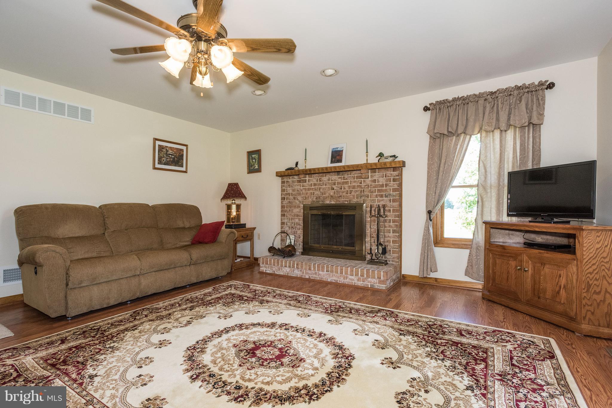 15008 Motters Station Road Rocky Ridge, MD 21778 - Photo 9 of 30 Living Room