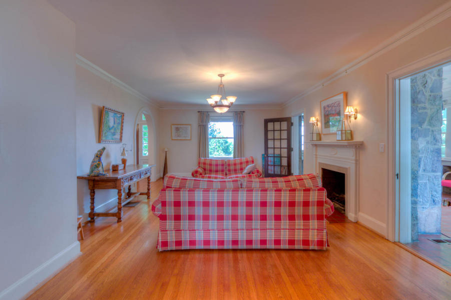 676 South Crest Road Chattanooga, TN 37404 - Photo 8 of 39 8