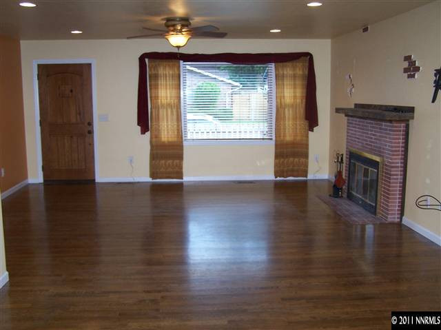 655 Hillcrest Drive Reno, NV 89509 - Photo 3 of 13 Photo 3