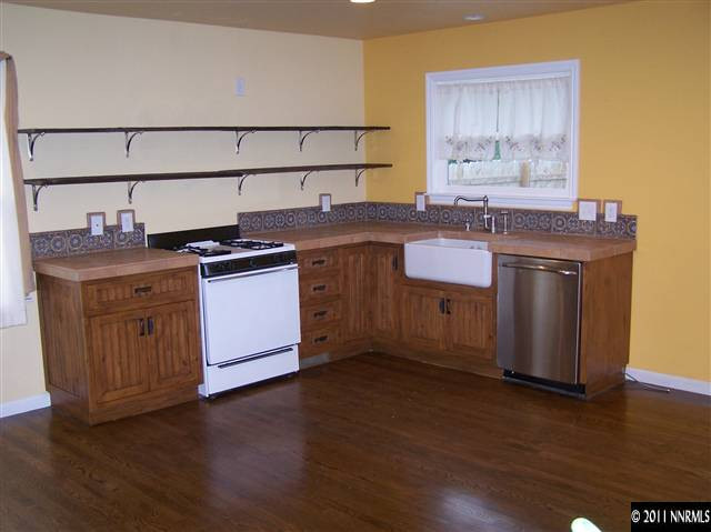 655 Hillcrest Drive Reno, NV 89509 - Photo 4 of 13 Photo 4