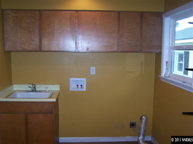 655 Hillcrest Drive Reno, NV 89509 - Photo 10 of 13 Photo 10