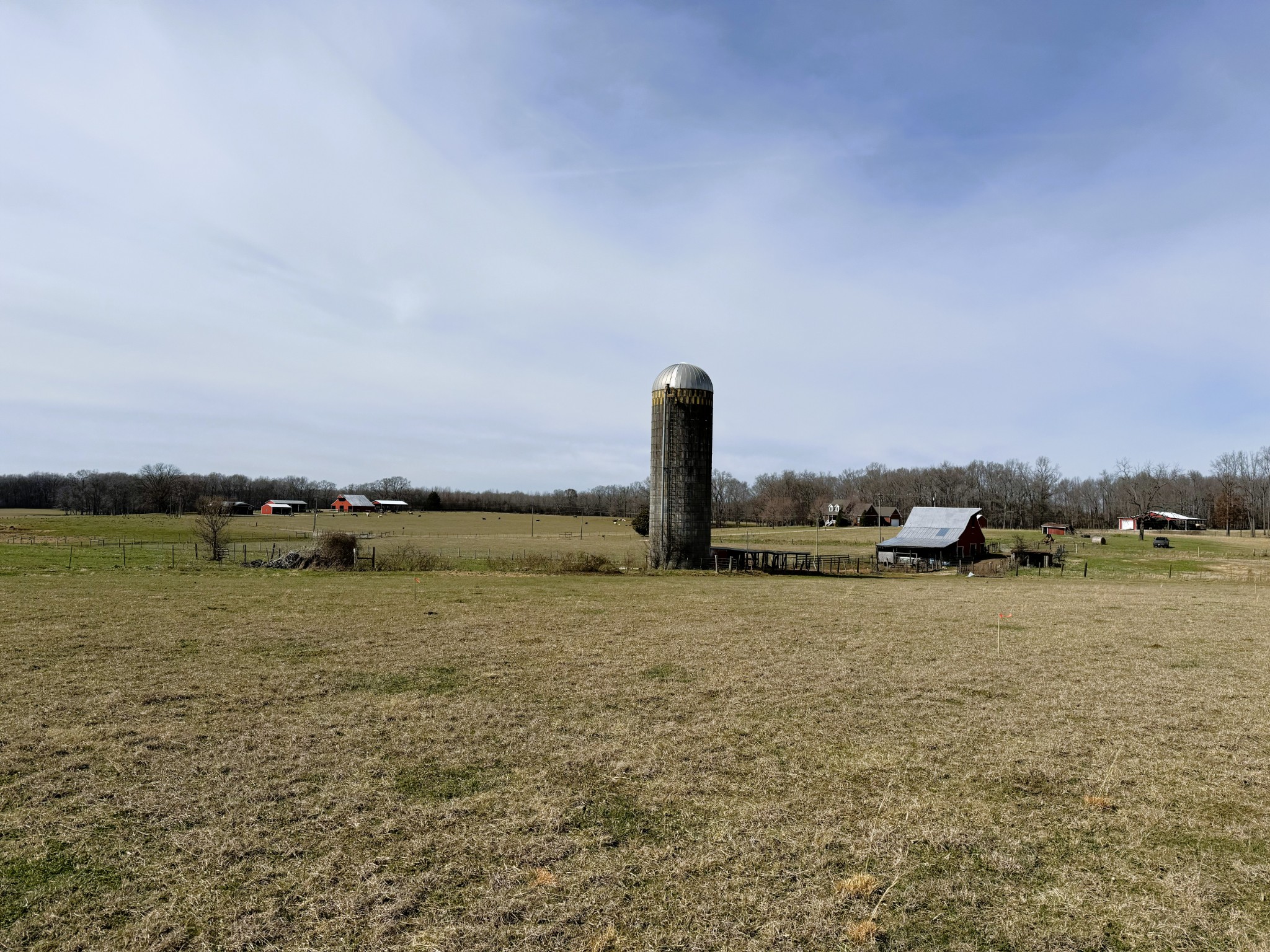 2100 Beacon Light Road Morrison, TN 37357 - Photo 28 of 36 a view of a lake with a city