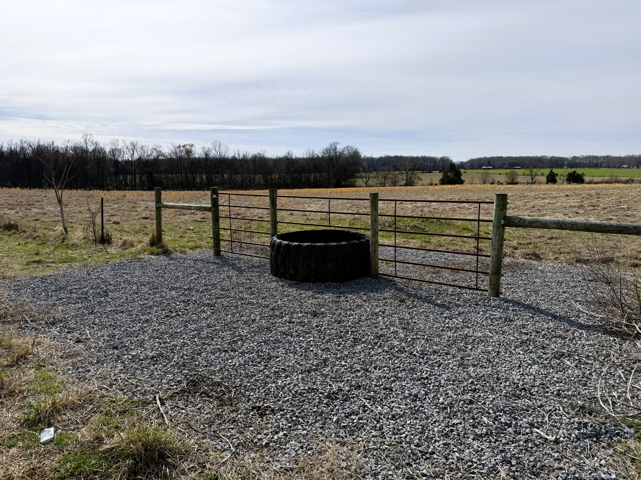 2100 Beacon Light Road Morrison, TN 37357 - Photo 30 of 36 a view of a terrace with a bench