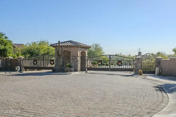 $339,000 | 16728 South 31st Lane, Unit 40, Phoenix, AZ 85045