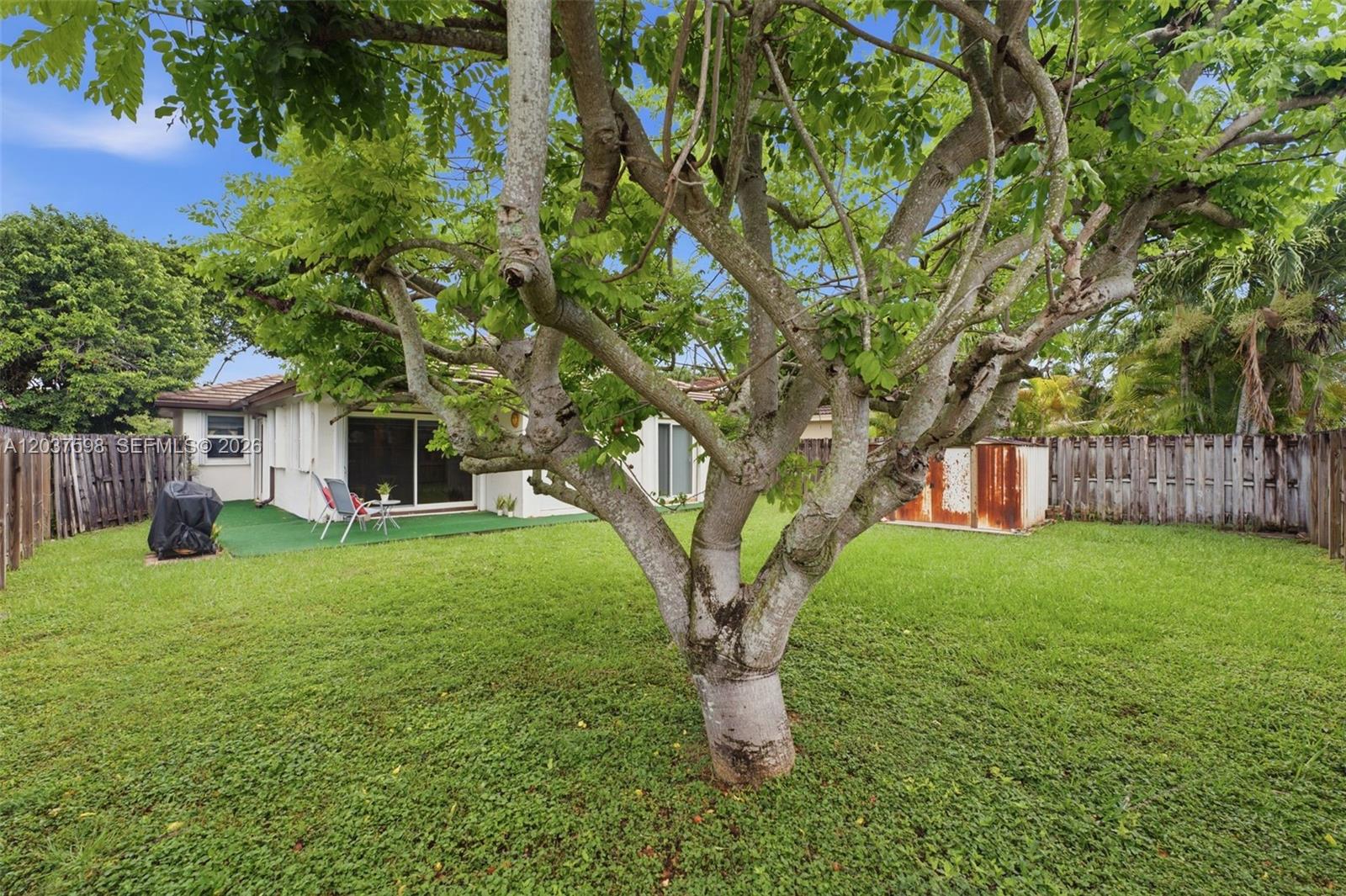 16478 Southwest 99th Street Miami, FL 33196 - Photo 4 of 30