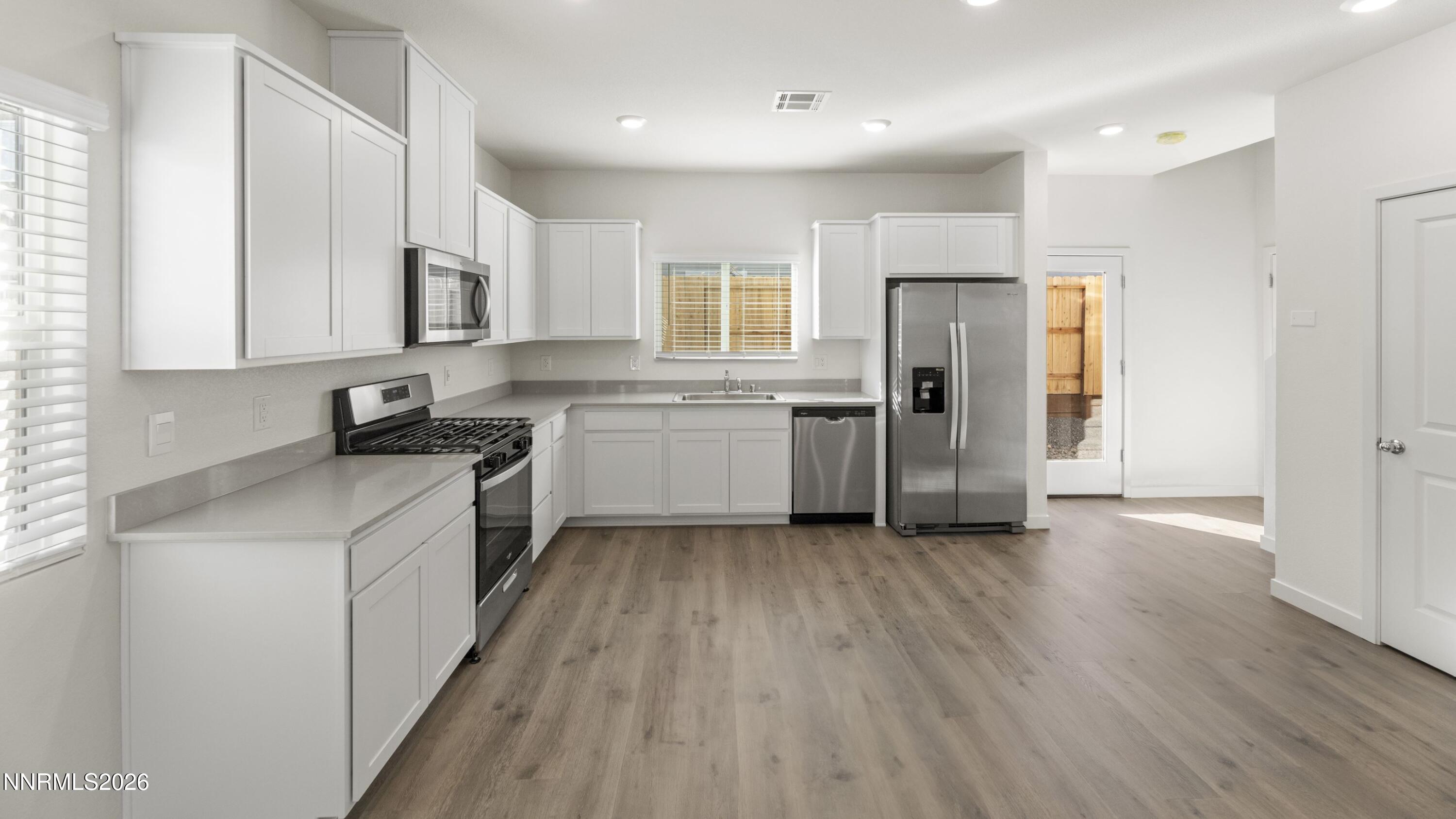 8394 Vermilion Drive Reno, NV 89506 - Photo 8 of 25 Kitchen