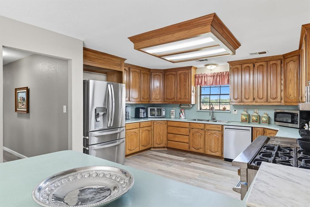 10594 Sam Reynolds Road Justin, TX 76247 - Photo 13 of 40