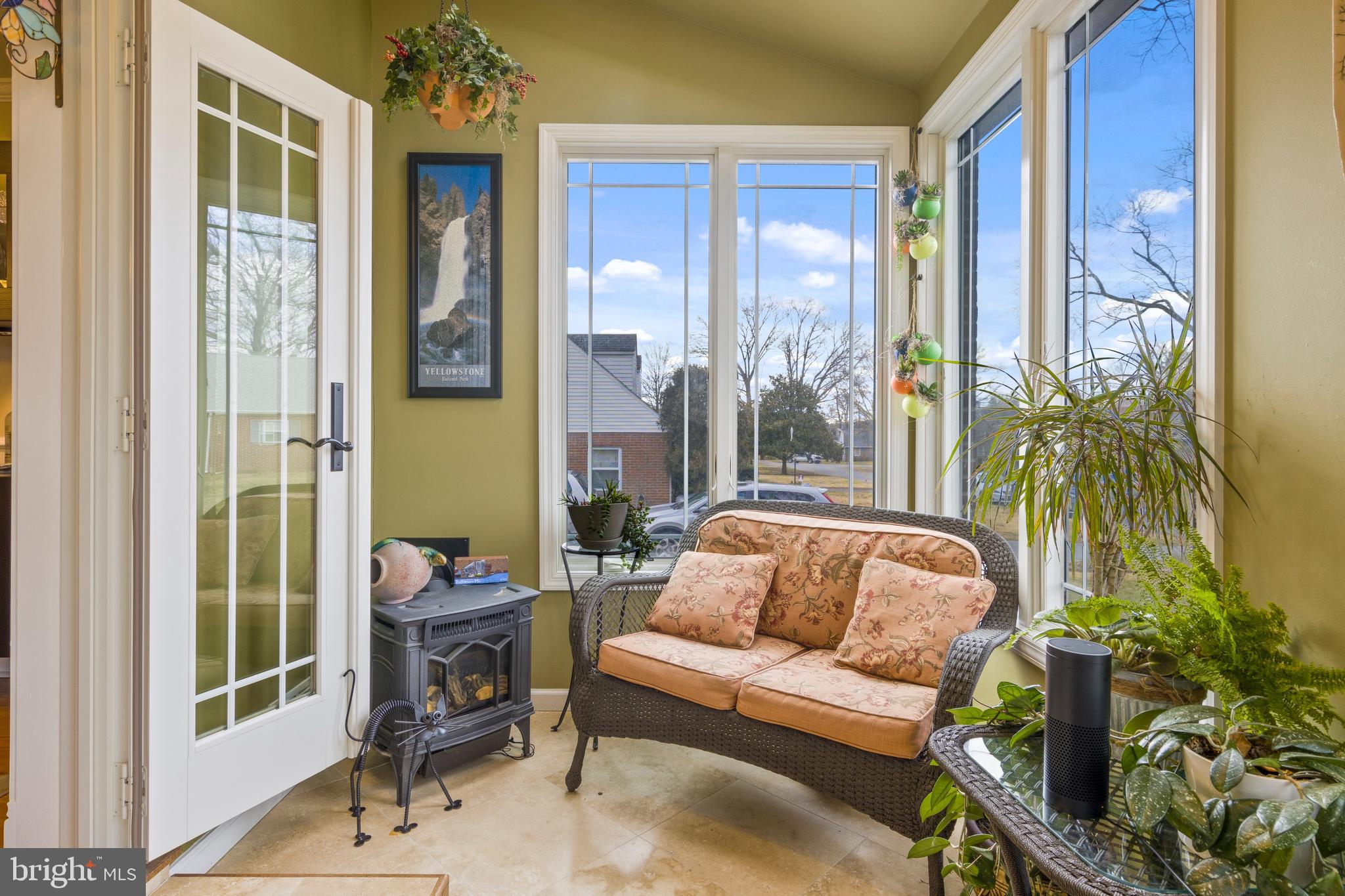 20 Windsor Road Wilmington, DE 19809 - Photo 11 of 40 Enclosed Porch