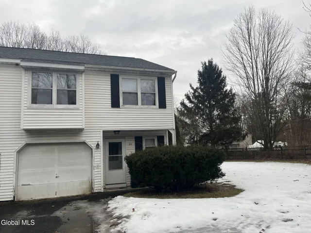 $2,100 | 3 Chrisken Drive, Unit A, Bethlehem, NY 12077