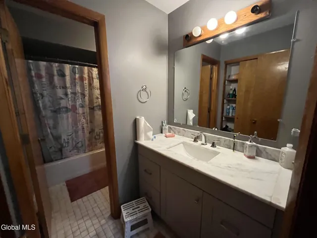 $2,100 | 3 Chrisken Drive, Unit A, Bethlehem, NY 12077