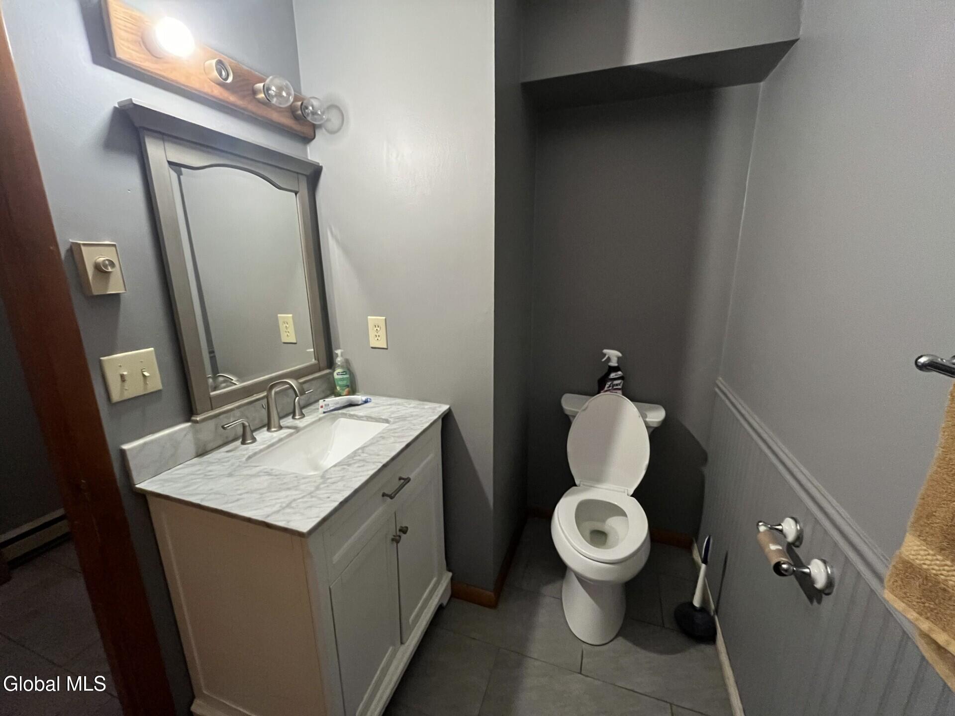 3 Chrisken Drive, Unit A Bethlehem, NY 12077 - Photo 4 of 25 halfbathroom