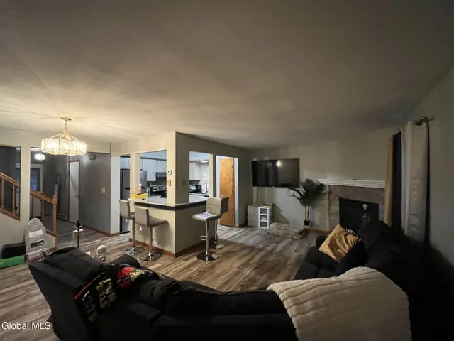 $2,100 | 3 Chrisken Drive, Unit A, Bethlehem, NY 12077