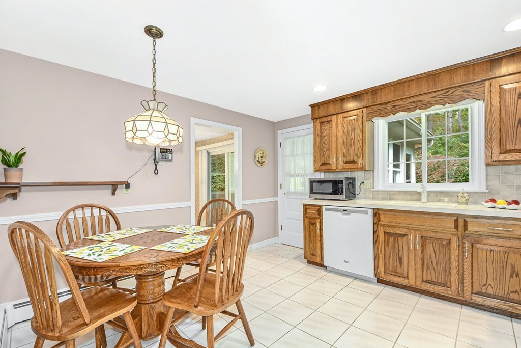 6 Cherlyn Drive Northborough, MA 01532 - Photo 8 of 35