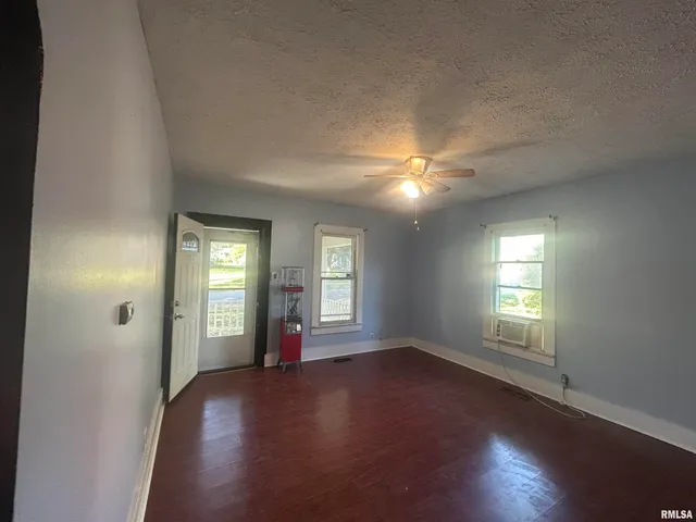 $99,900 | 203 West 12th Street, Metropolis, IL 62960