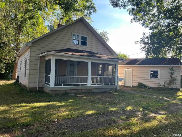 $99,900 | 203 West 12th Street, Metropolis, IL 62960