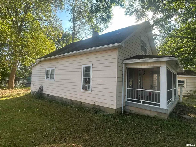 $99,900 | 203 West 12th Street, Metropolis, IL 62960