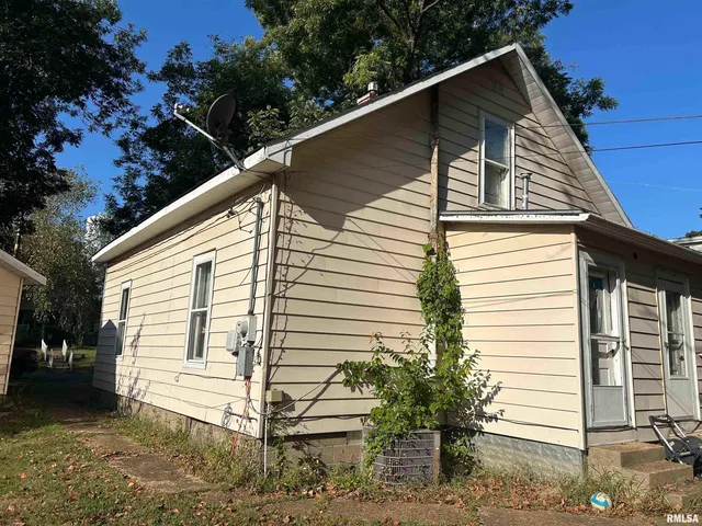 $99,900 | 203 West 12th Street, Metropolis, IL 62960