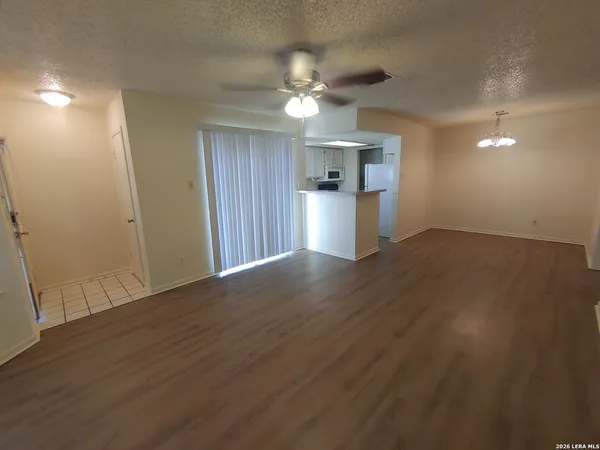 $900 | 6350 Cambridge Drive, Unit 1, San Antonio, TX 78218