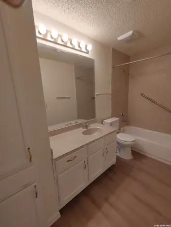 $900 | 6350 Cambridge Drive, Unit 1, San Antonio, TX 78218