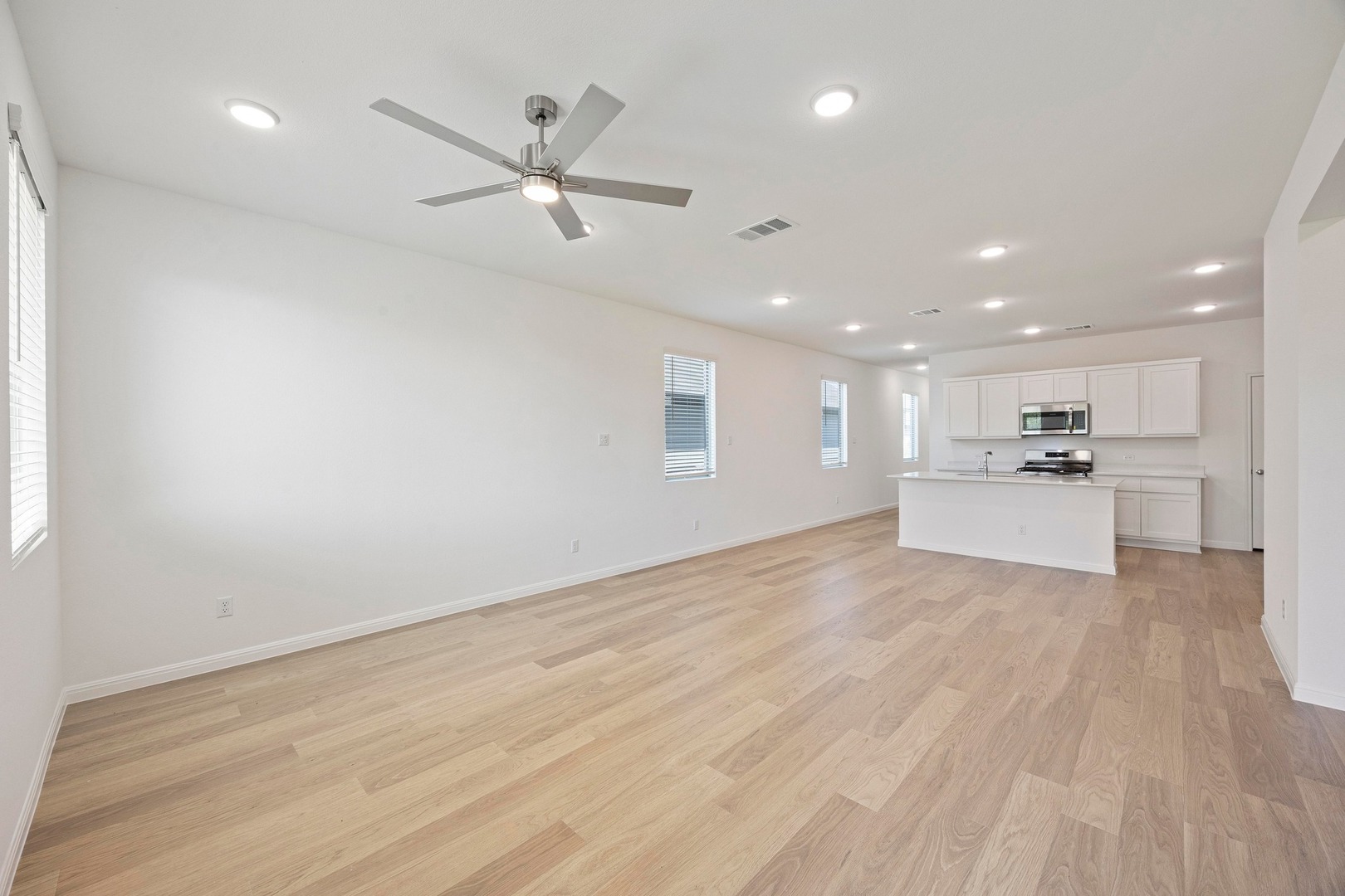 184 Hornet Street Elgin, TX 78621 - Photo 12 of 39