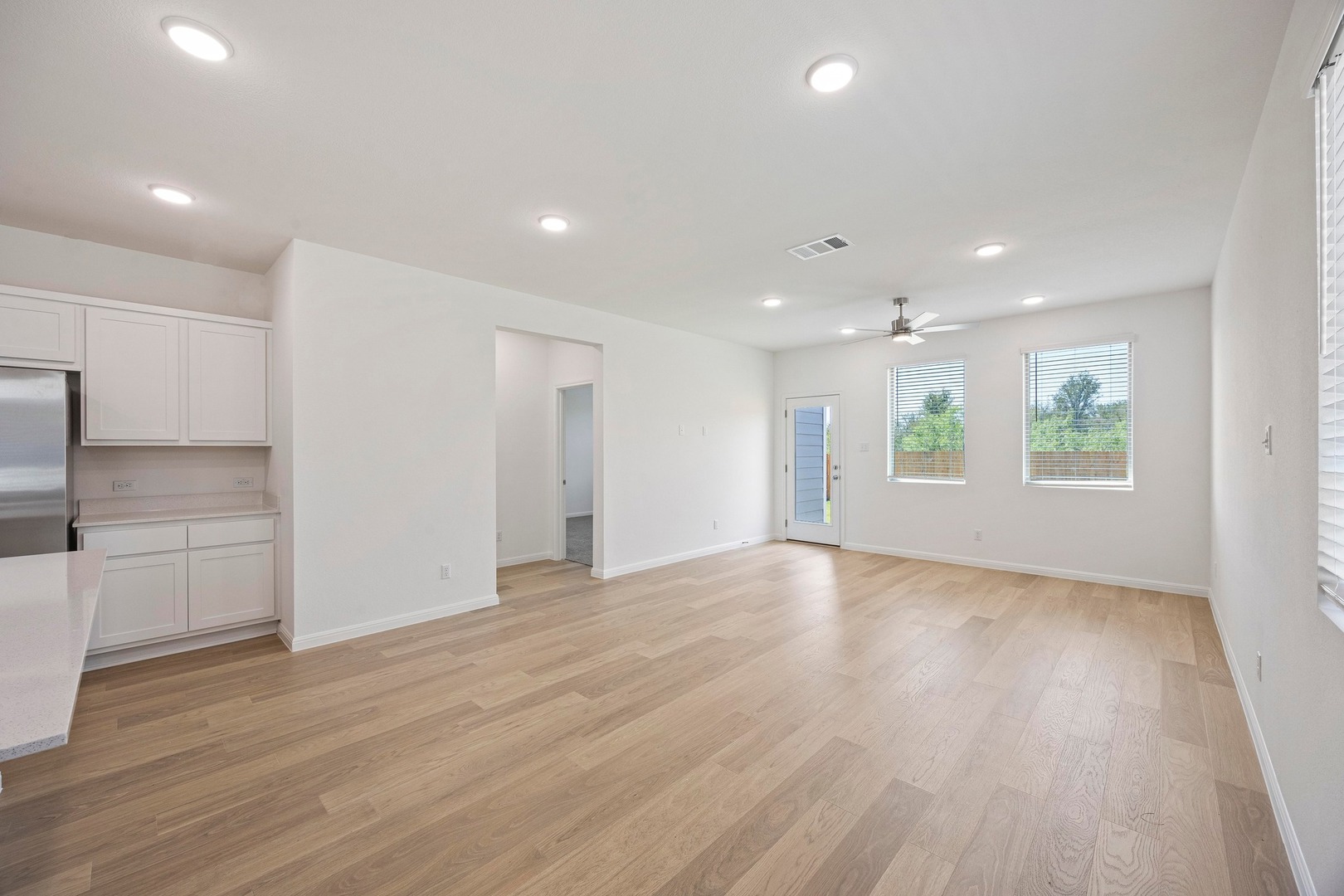 184 Hornet Street Elgin, TX 78621 - Photo 10 of 39