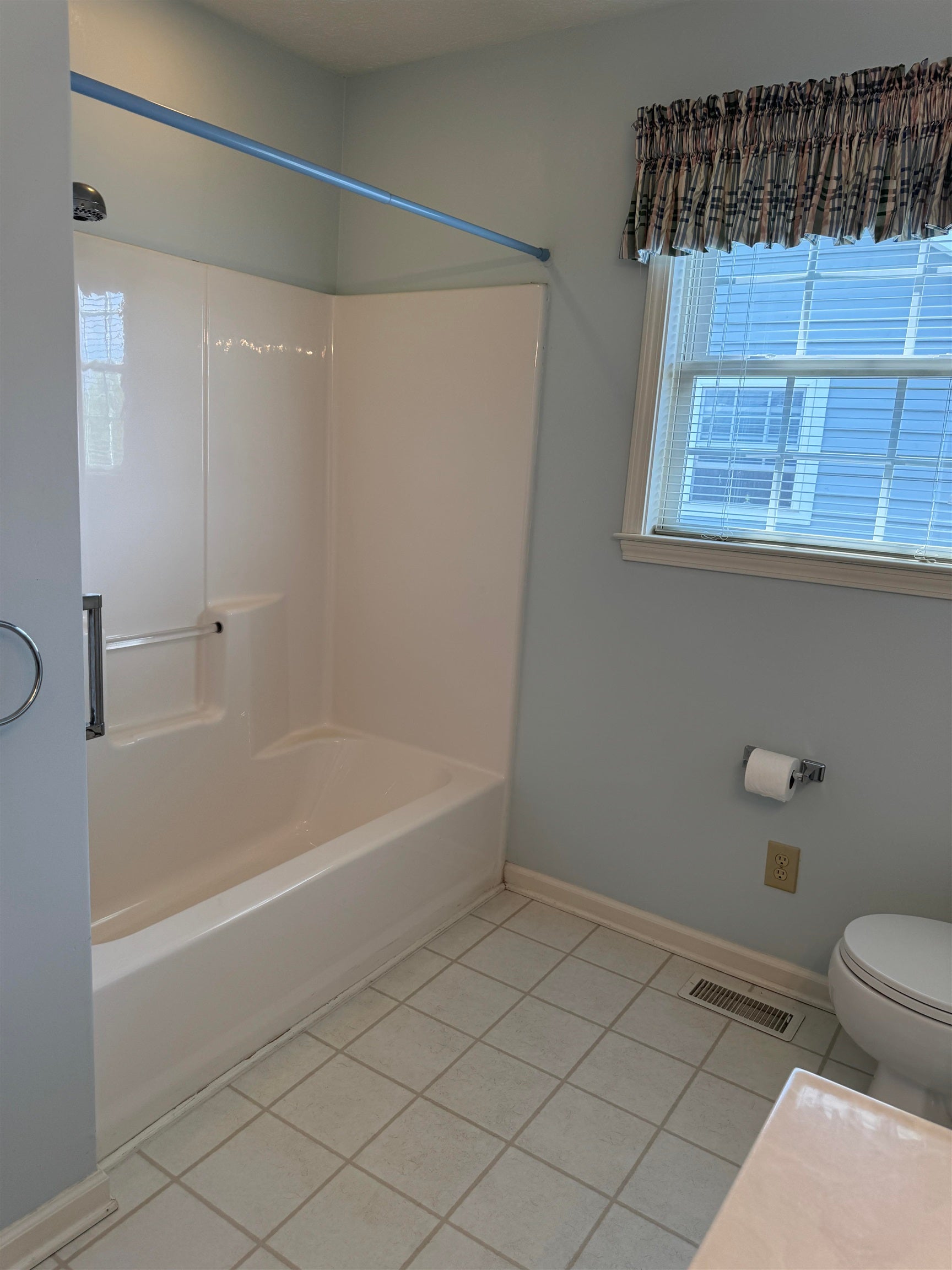 1102 Cedar Ridge Drive Radford, VA 24141 - Photo 13 of 23 Gallery Image 13