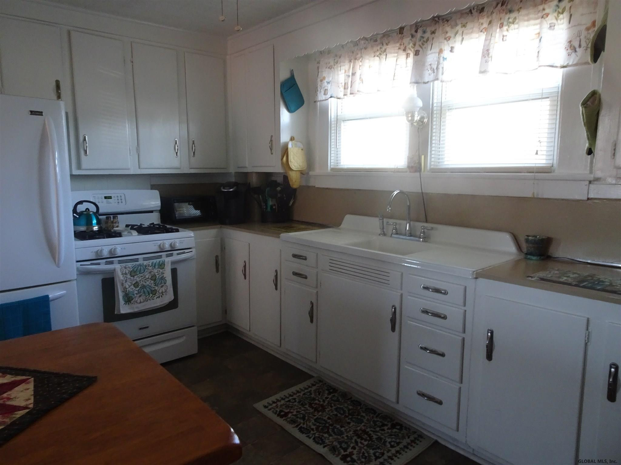 229 Princetown Road Rotterdam, NY 12306 - Photo 11 of 31 Photo 11