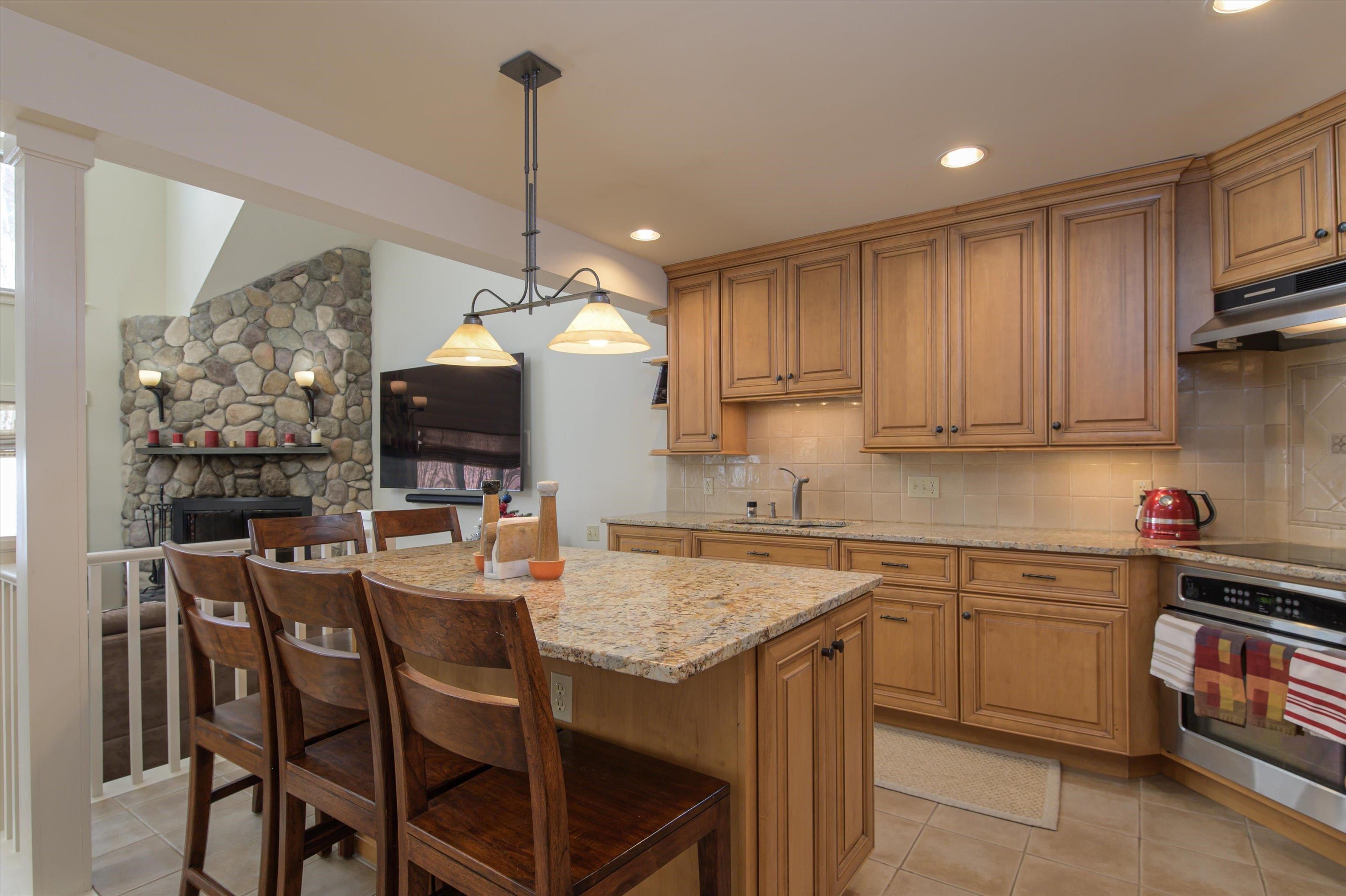 63 Alpine Way, Unit B1 Ludlow, VT 05149 - Photo 3 of 51