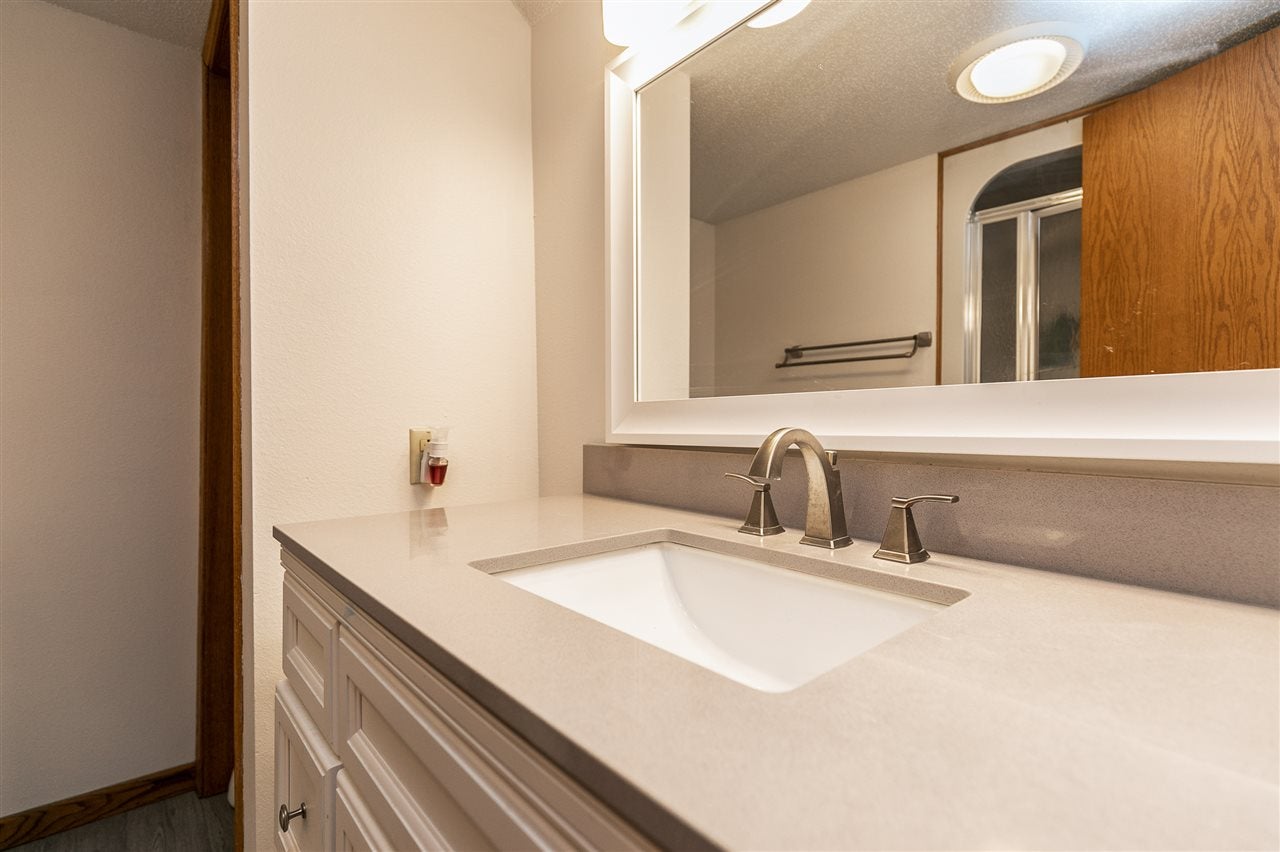 1646 Camelback Road Northeast Solon, IA 52333 - Photo 38 of 47 Gallery Image 38