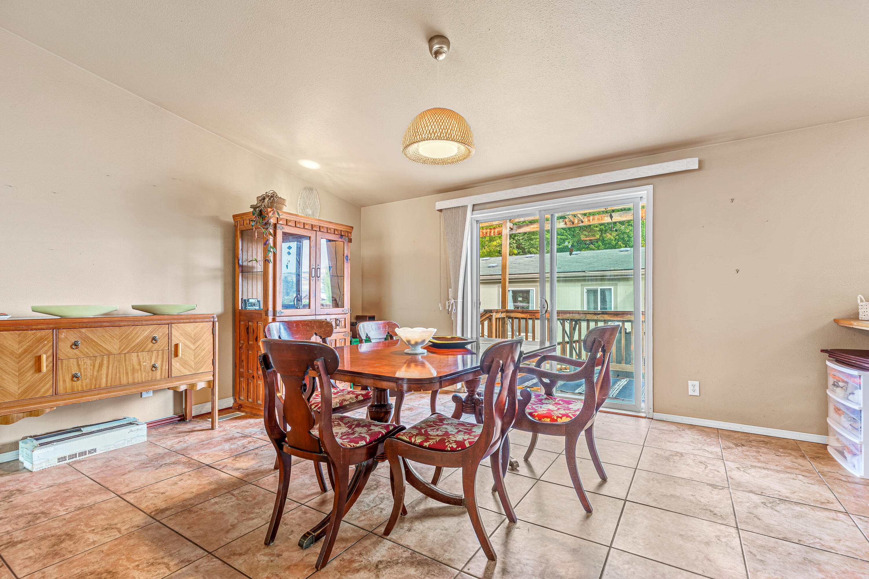 321 Clay Street, Unit 22 Ashland, OR 97520 - Photo 12 of 29 9R9A4036