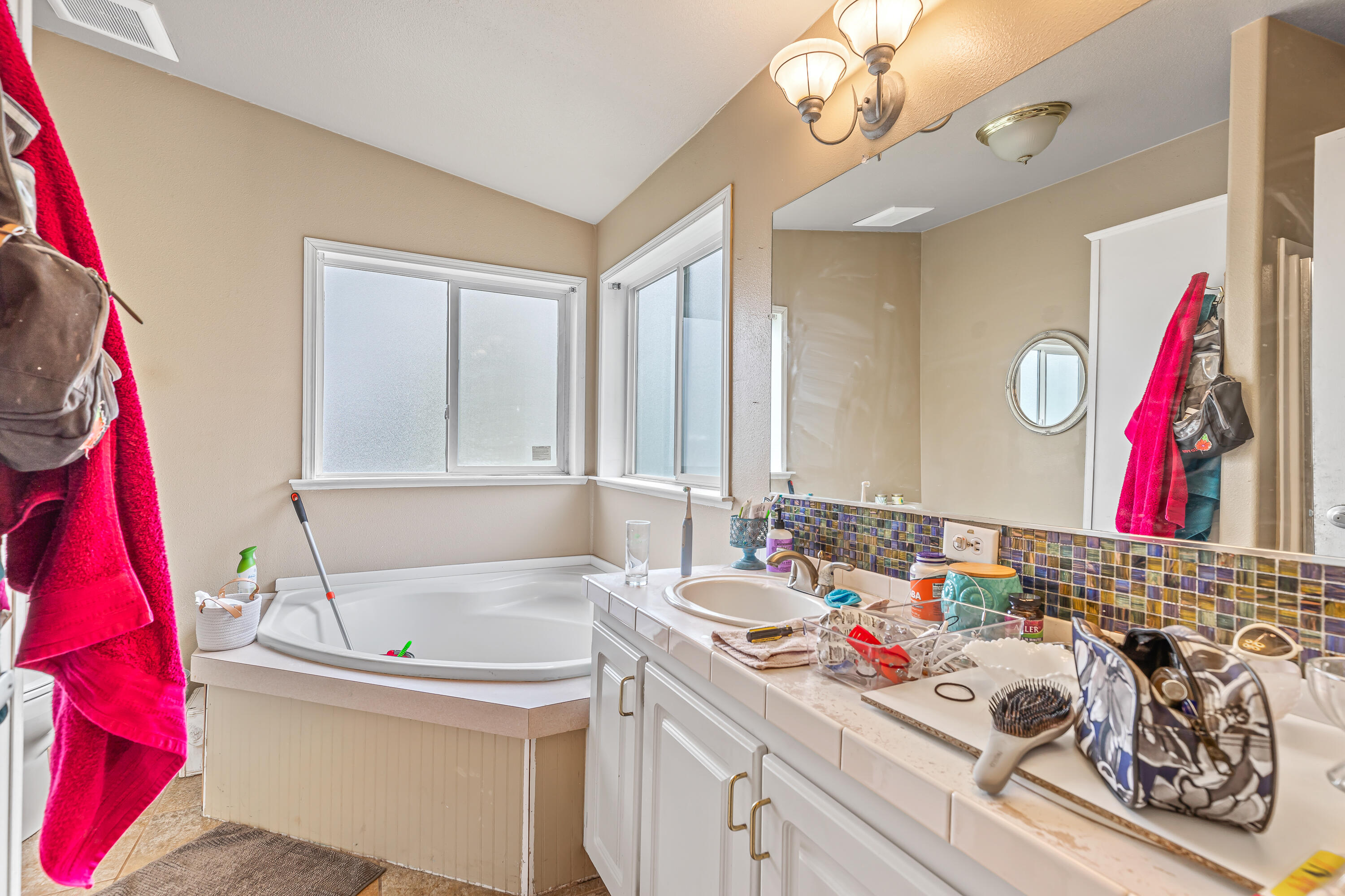 321 Clay Street, Unit 22 Ashland, OR 97520 - Photo 16 of 29 9R9A4081