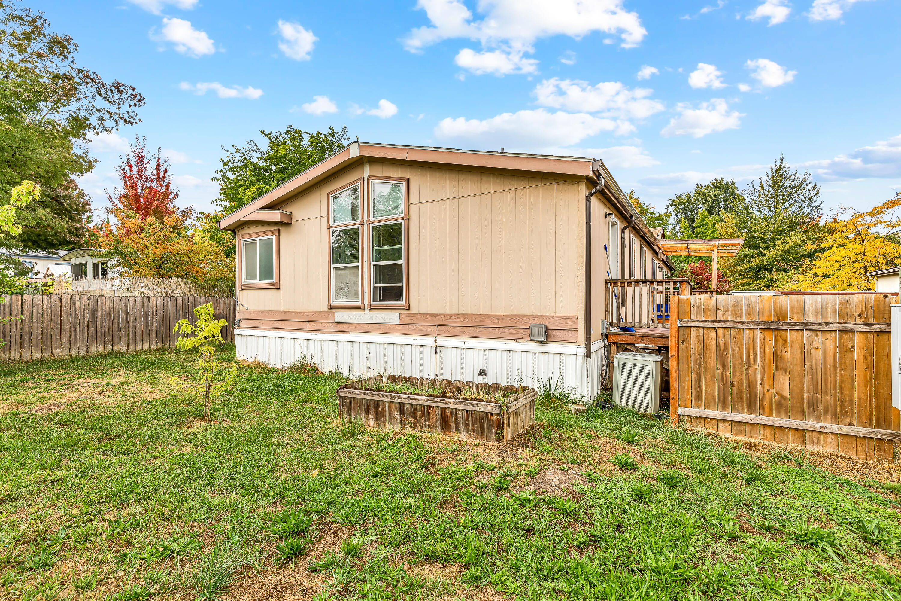 321 Clay Street, Unit 22 Ashland, OR 97520 - Photo 2 of 29 9R9A4128