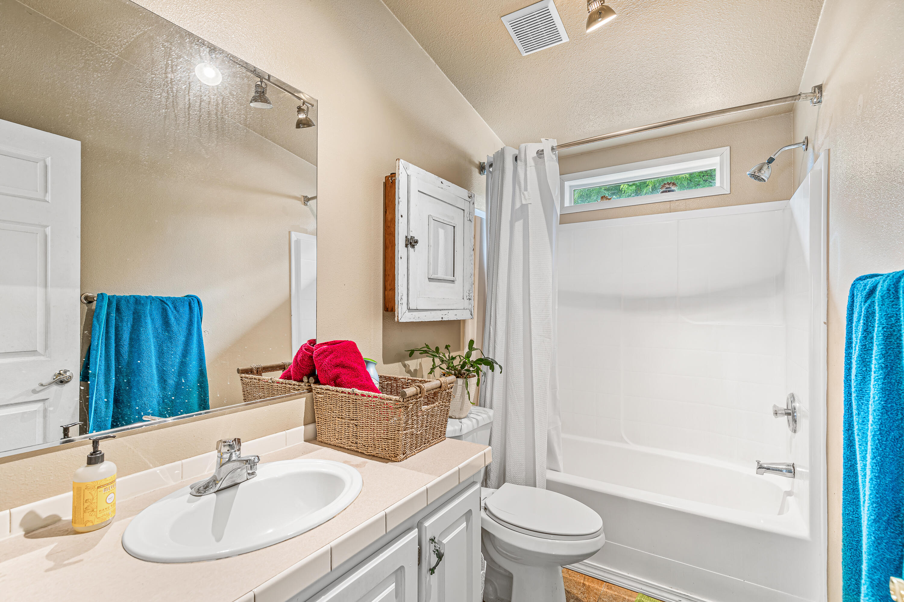 321 Clay Street, Unit 22 Ashland, OR 97520 - Photo 21 of 29 9R9A4006