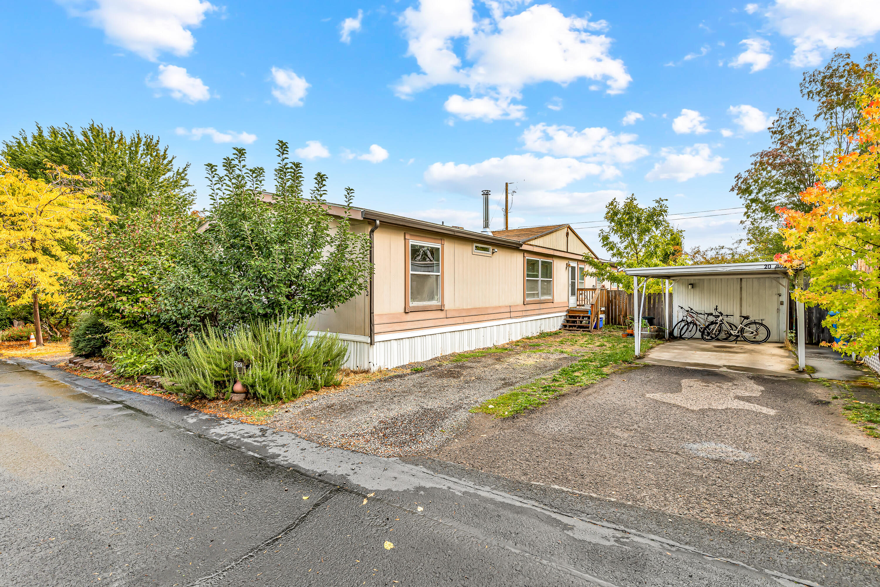 321 Clay Street, Unit 22 Ashland, OR 97520 - Photo 26 of 29 9R9A4103