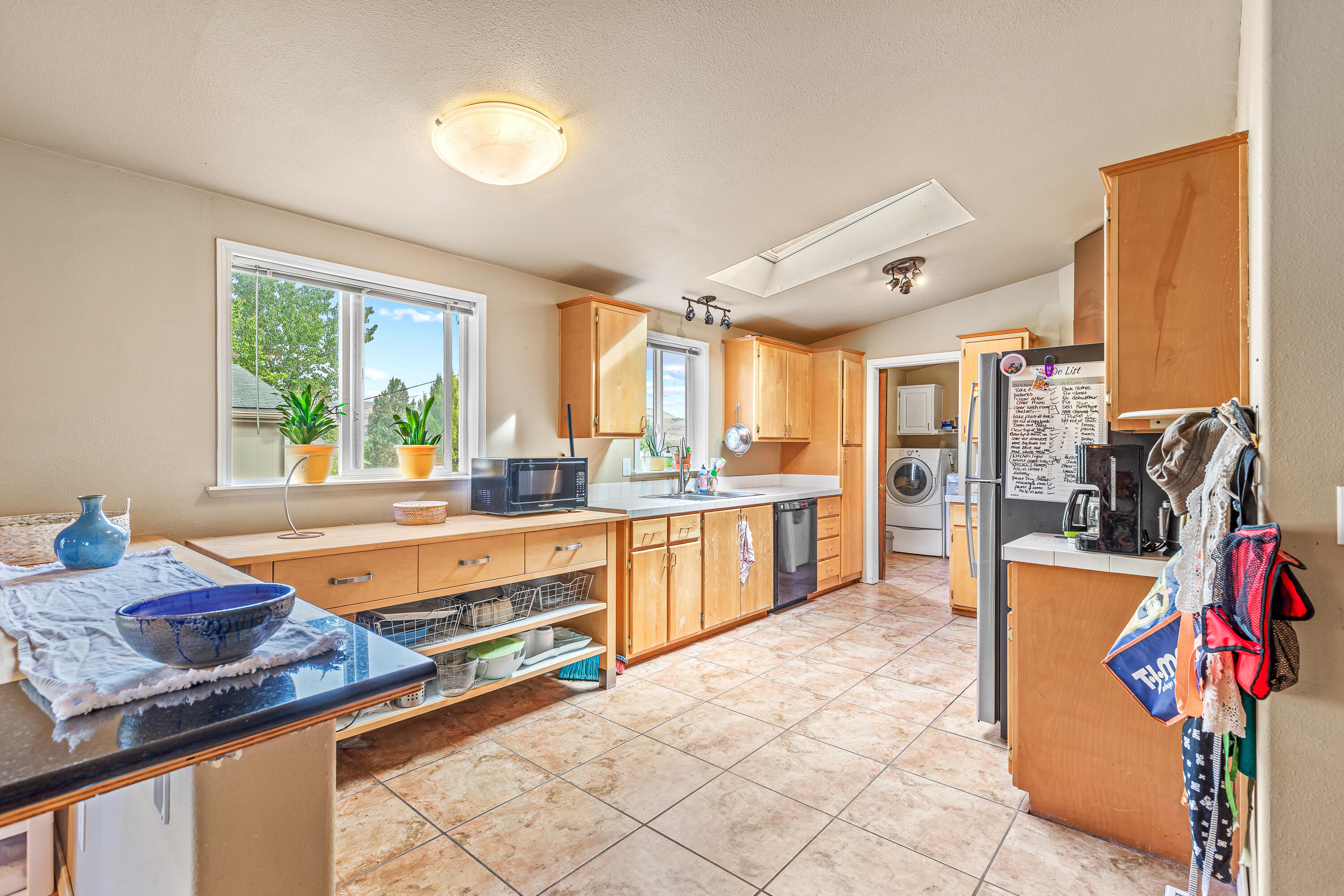 321 Clay Street, Unit 22 Ashland, OR 97520 - Photo 6 of 29 9R9A4041